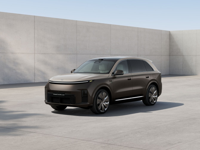 Li Auto L8 вышел на российский рынок: цены и комплектации Новый гибридный кроссовер Li Auto L8 для российского рынка