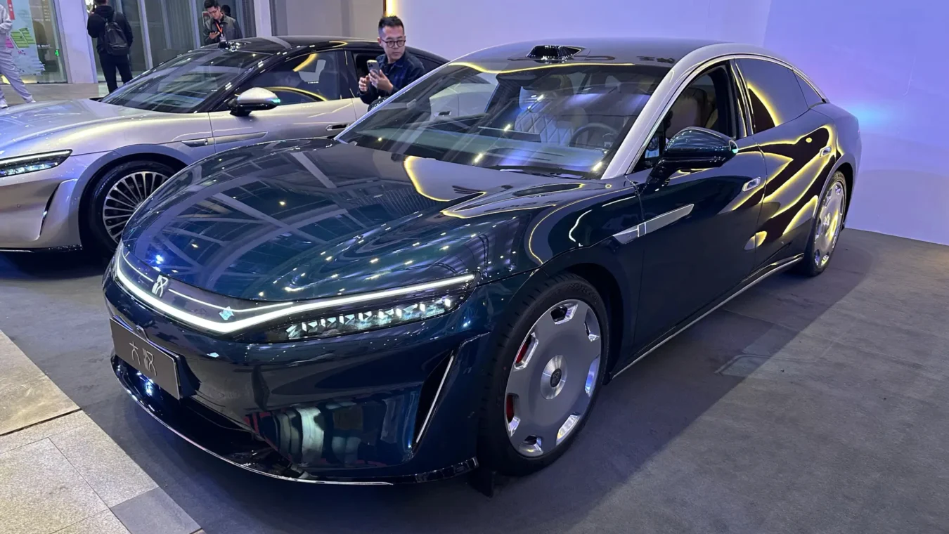 BYD выпустил флагманский седан Da Han EV: запас хода 1008 км и зарядка за 9 минут